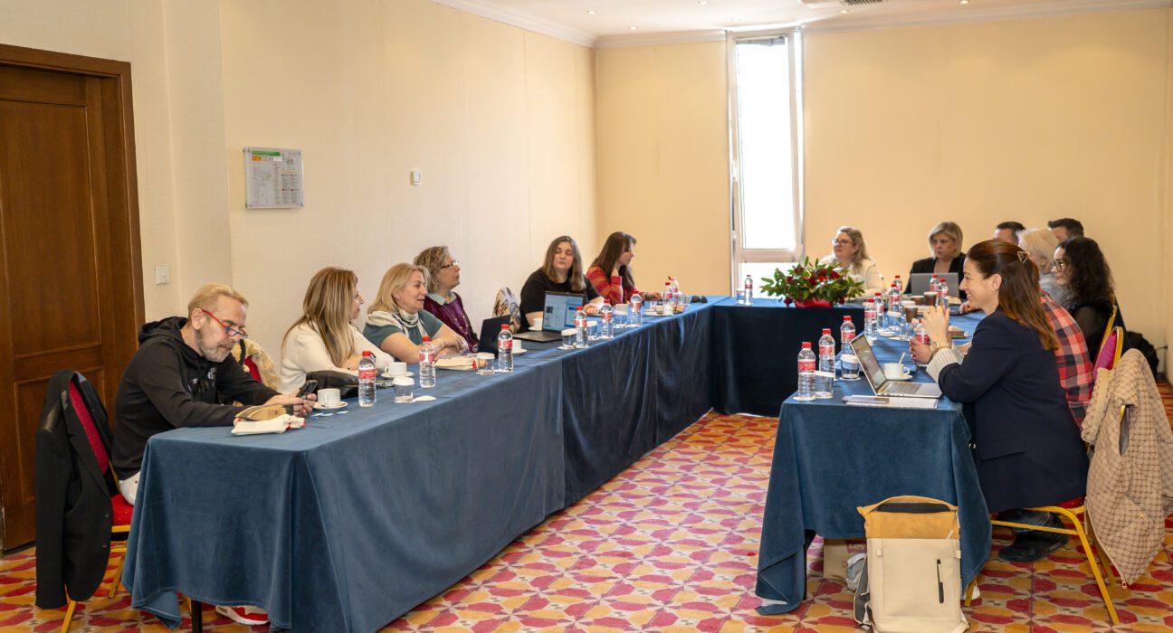 ΦΩΤΟ 2 ΣΥΜΜΕΤΕΧΟΝΤΕΣ ΤΡΑΠΕΖΑ