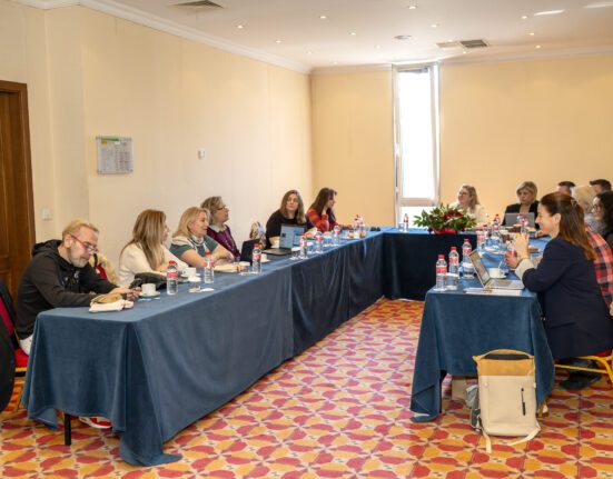 ΦΩΤΟ 2 ΣΥΜΜΕΤΕΧΟΝΤΕΣ ΤΡΑΠΕΖΑ